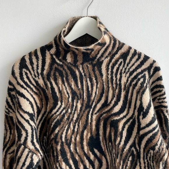 Zara chunky cozy animal print sweater - Picture 4 of 5